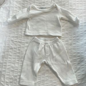 Magnolia Baby white 2 piece set
